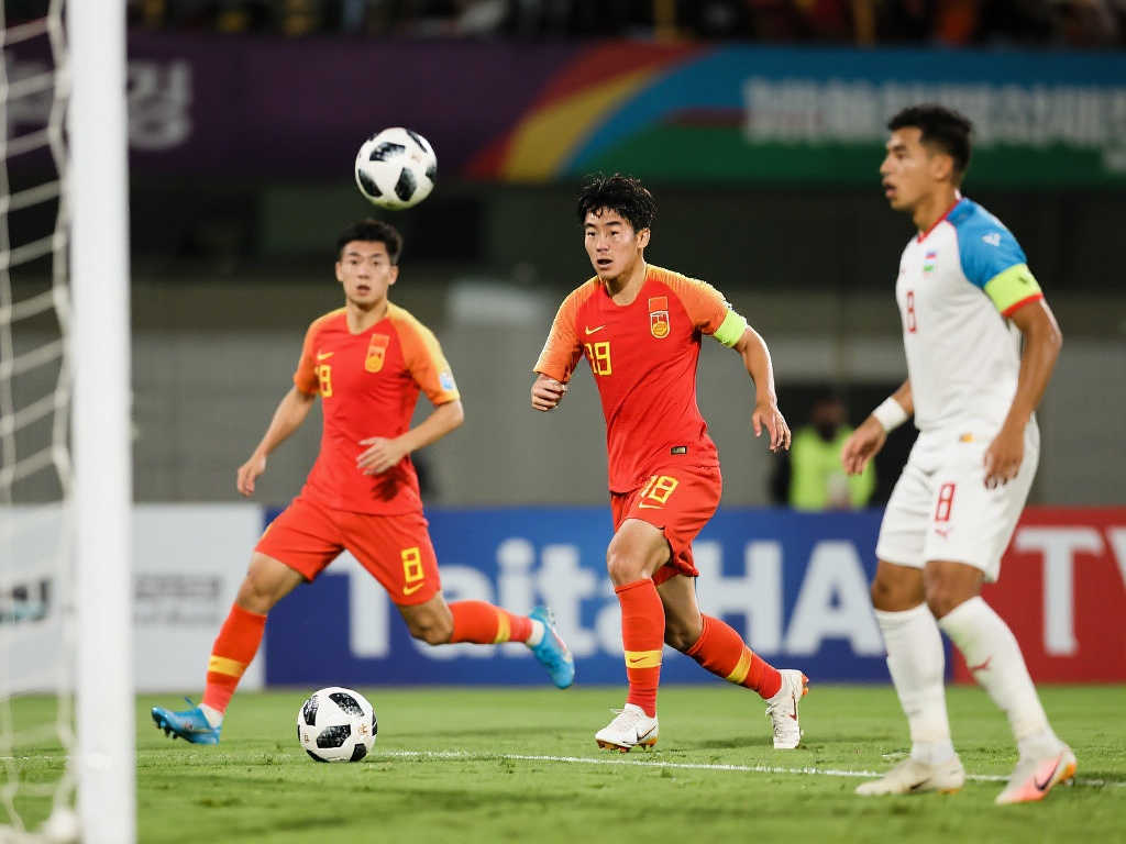 韩媒：中国足球险平塔吉克斯坦，首秀对手狂轰20脚，场面堪忧